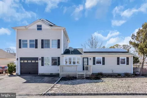 101 Clearwater Dr, Forked River, NJ 08731