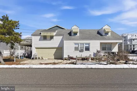 27 27th St E, Long Beach Township, NJ 08008