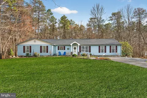 569 Winterberry Blvd, Jackson, NJ 08527