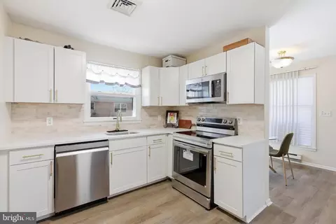 43 A Magnolia Rd, Manahawkin, NJ 08050
