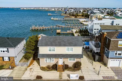 13 Hodgson Ln, Long Beach Township, NJ 08008