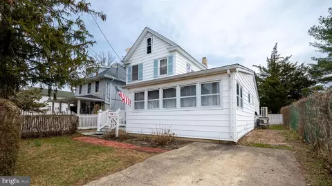 233 S Green St, Tuckerton, NJ 08087