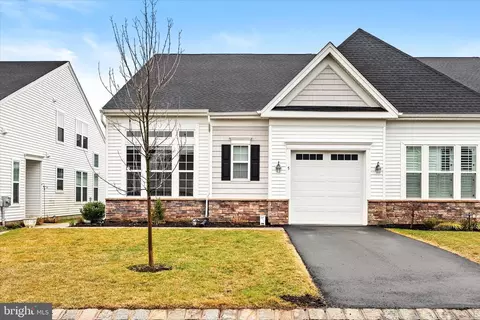 5 Aqueduct Blvd, New Egypt, NJ 08533