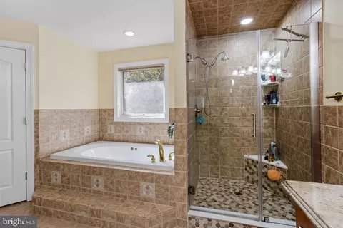 Bath - 14 Conor Rd, Jackson, NJ 08527 photo 4 of 6