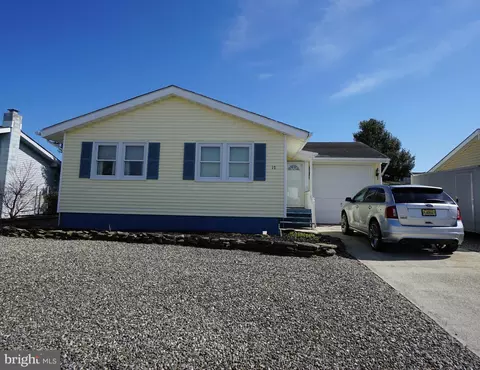 17 Hunter Dr, Little Egg Harbor Twp, NJ 08087