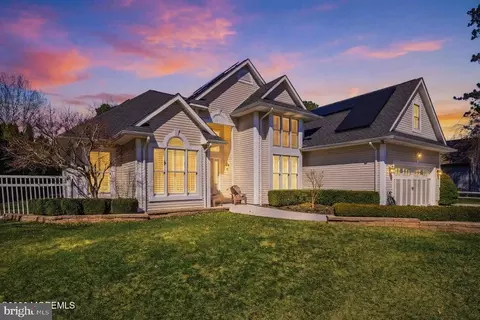 718 Amherst Rd, Lanoka Harbor, NJ 08734