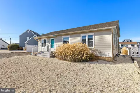14 Clara Dr, Stafford Township, NJ 08050
