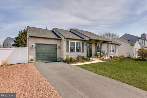 1030 Center St, Tuckerton, NJ 08087