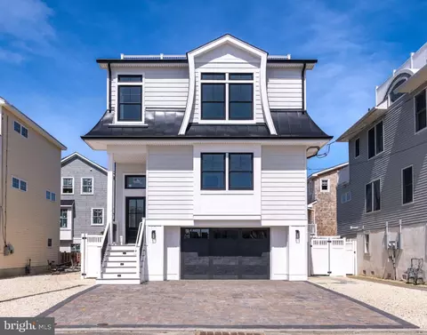 7 W 29th St, Long Beach, NJ 08008