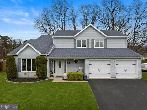 141 New Hope St, Tuckerton, NJ 08087