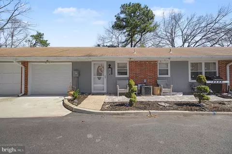 390 C Picardy Ct, Lakewood, NJ 08701