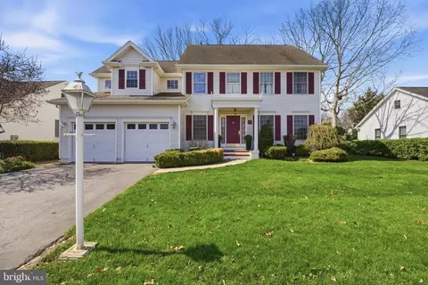 352 Chestnut Dr, Manahawkin, NJ 08050