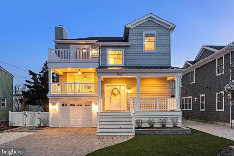 262 N 1st St, Surf City, NJ 08008