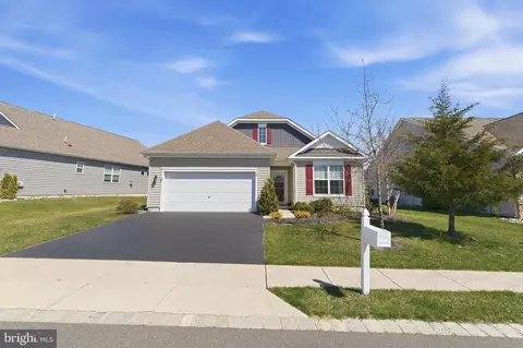 16 Raccoon Ln, Barnegat, NJ 08005