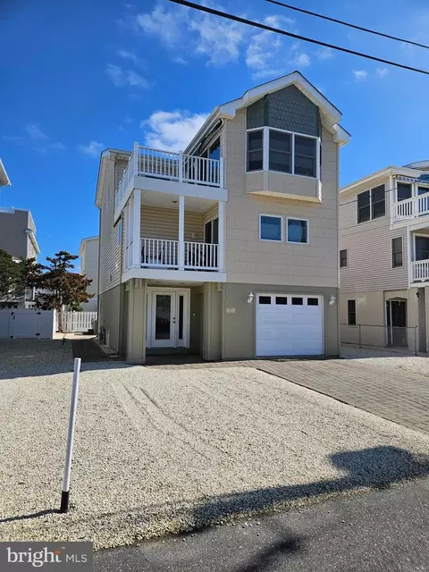 21 W 85th St, Long Beach Township, NJ 08008