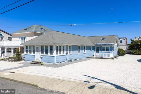 111 E 22nd St, Ship Bottom, NJ 08008