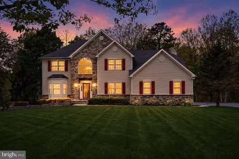 77 Hemlock Dr, New Egypt, NJ 08533
