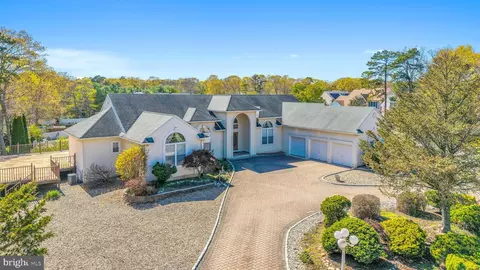 199 Royal Oaks Dr, Waretown, NJ 08758