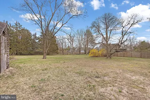 56 Littleworth Rd, Manahawkin, NJ 08050