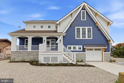 247 Pine Dr, Bayville, NJ 08721