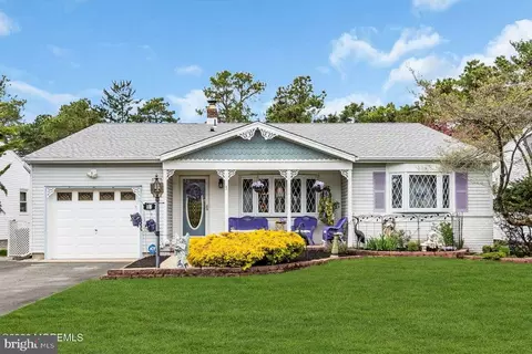 17 Sheepshead Dr, Toms River, NJ 08757