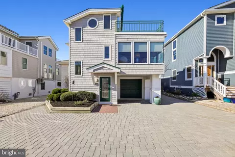 42 W Cape Cod Ln, Long Beach Township, NJ 08008