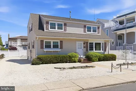 17 W Ramapo Ln, Long Beach Township, NJ 08008