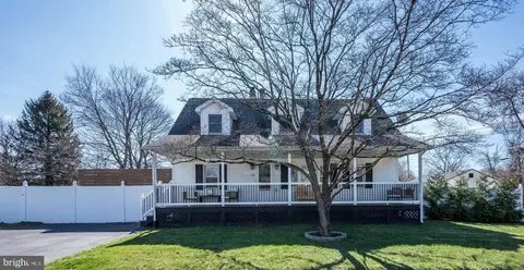 34 Oakford Ave, New Egypt, NJ 08533