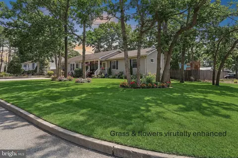 161 Mooring Rd, Manahawkin, NJ 08050