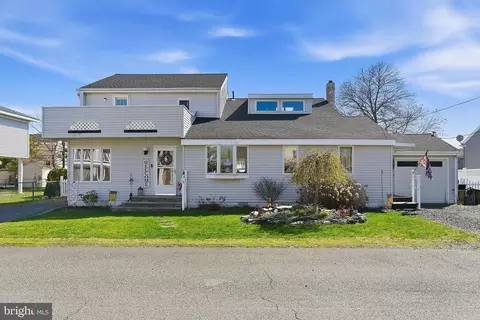 110 Dollmore Ave, Waretown, NJ 08758