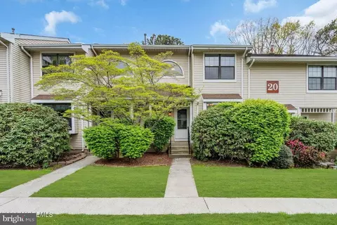 2004 Meadowlands Ct, Toms River, NJ 08755