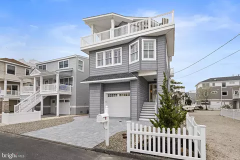 46 W Sand Dune Ln, Long Beach Township, NJ 08008