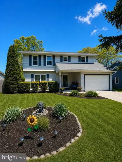 92 Hollybrook Dr, Tuckerton, NJ 08087
