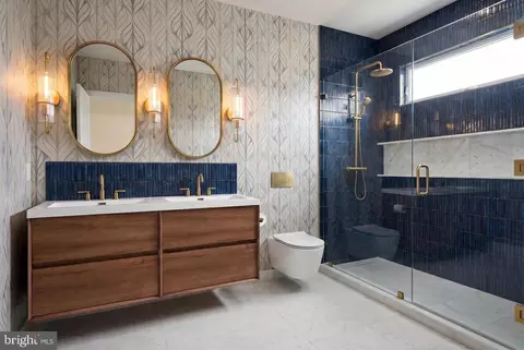 Bath - 150 Lighthouse Dr, Waretown, NJ 08758 photo 5 of 10