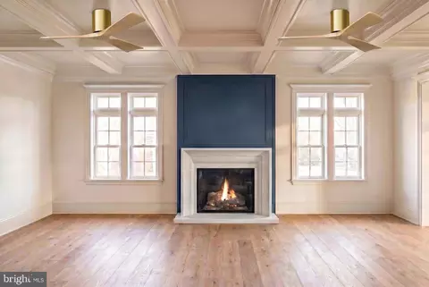 Living - 150 Lighthouse Dr, Waretown, NJ 08758 photo 4 of 5