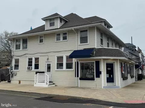 118 N Bay Ave #2, Beach Haven, NJ 08008