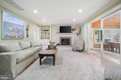 Living - 609 Spaulding Ave, Forked River, NJ 08731 photo 4 of 5