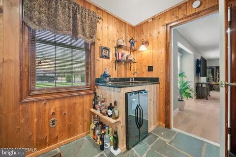 Entry Way - 609 Spaulding Ave, Forked River, NJ 08731 photo 5 of 8