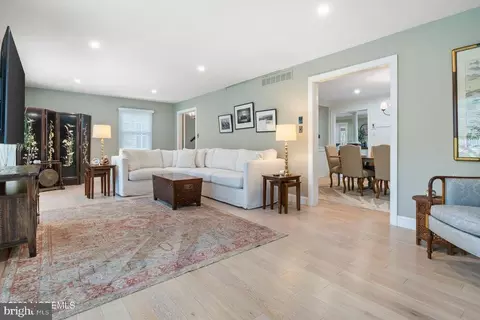 Entry Way - 609 Spaulding Ave, Forked River, NJ 08731 photo 3 of 8