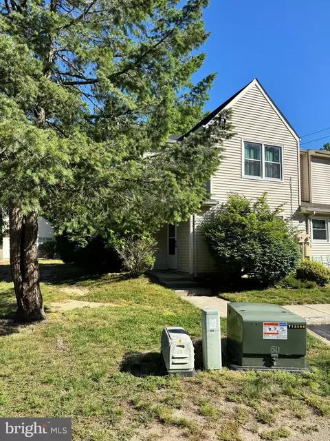 16 Pin Oak Ln, Tuckerton, NJ 08087