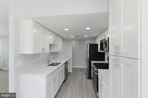 Kitchen - 13 Abbey Ct, Forked River, NJ 08731 photo 4 of 4