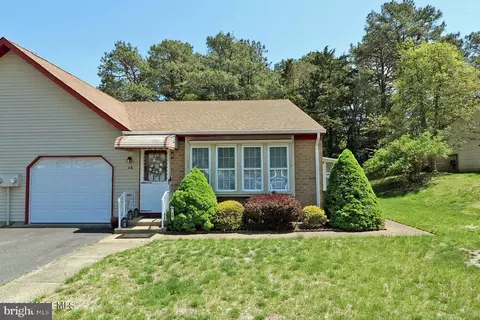 4 Portsmouth St # B, Whiting, NJ 08759