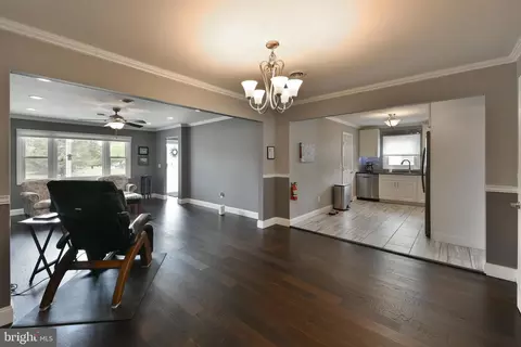 106 Hatfield Ct, Toms River, NJ 08757