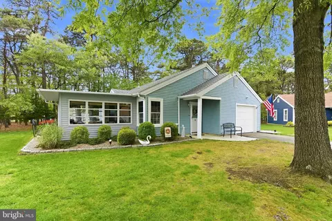 5 Abbey Ct, Forked River, NJ 08731