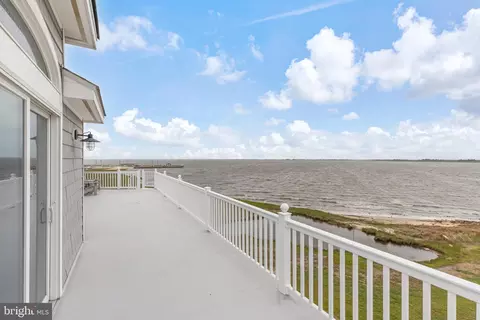 1220 S Green St, Tuckerton, NJ 08087