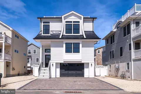 7 29th St, Long Beach Township, NJ 08008