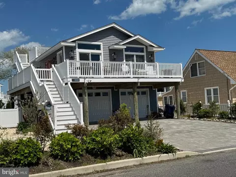 229 S 2nd St, Surf City, NJ 08008