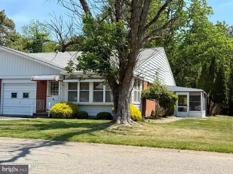 16 Franklin Ln #B, Whiting, NJ 08759