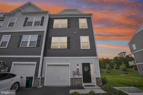 15 Baybreeze Dr, Waretown, NJ 08758