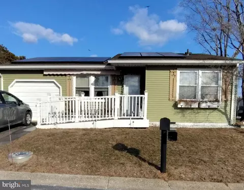 1 Churchill Rd, Whiting, NJ 08759